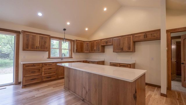 1079 E LAKE RIDGE ROAD, Wautoma, WI 54982