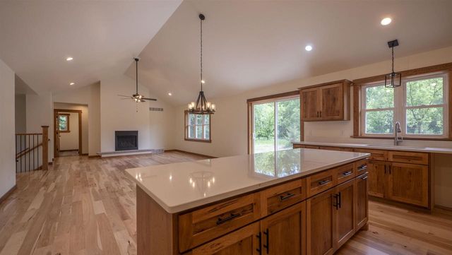1079 E LAKE RIDGE ROAD, Wautoma, WI 54982