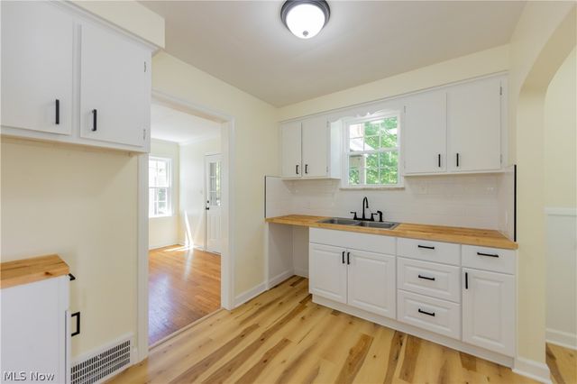 2188 Cranston Road, University Heights, OH 44118