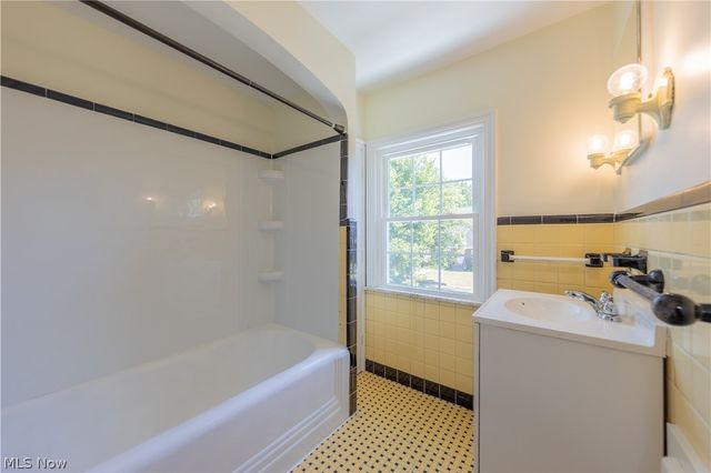 2188 Cranston Road, University Heights, OH 44118