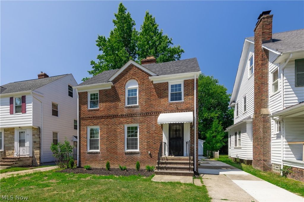 2188 Cranston Road, University Heights, OH 44118