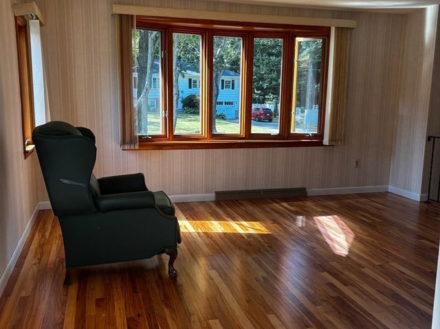 33 Chartley Brook Ln, Attleboro, MA 02703