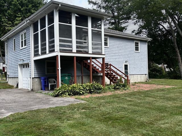 33 Chartley Brook Ln, Attleboro, MA 02703