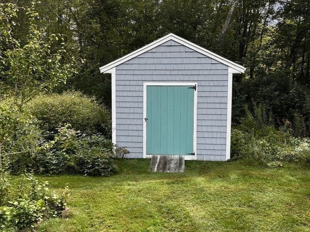 33 Chartley Brook Ln, Attleboro, MA 02703