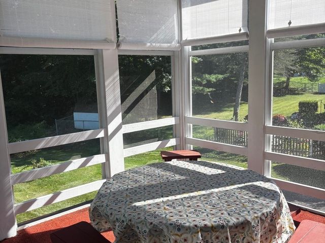 33 Chartley Brook Ln, Attleboro, MA 02703