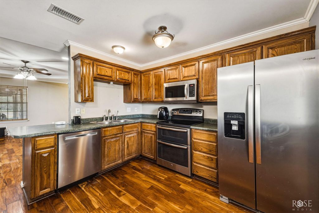 Image 11 of property listing at 4909 Oaklawn Boulevard, San Angelo, TX 76903