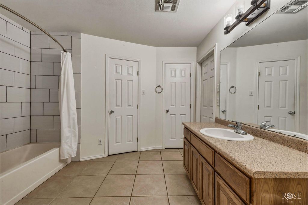 Image 17 of property listing at 4909 Oaklawn Boulevard, San Angelo, TX 76903