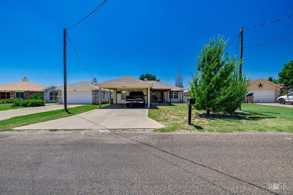 Image 2 of property listing at 4909 Oaklawn Boulevard, San Angelo, TX 76903