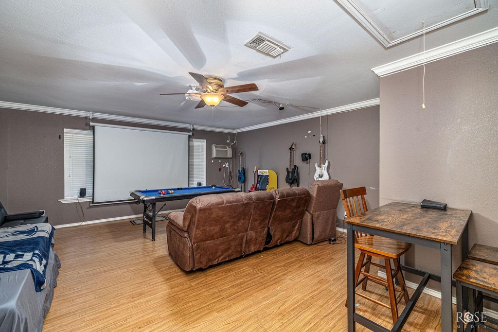 Image 21 of property listing at 4909 Oaklawn Boulevard, San Angelo, TX 76903