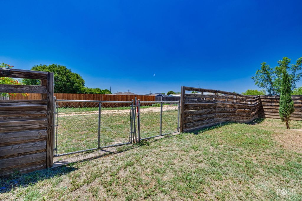 Image 30 of property listing at 4909 Oaklawn Boulevard, San Angelo, TX 76903