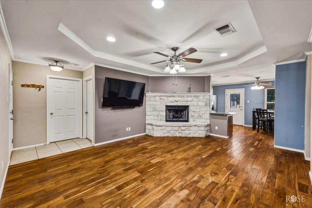 Image 6 of property listing at 4909 Oaklawn Boulevard, San Angelo, TX 76903