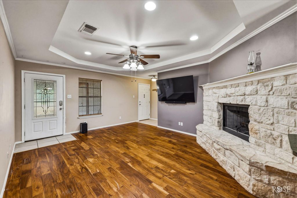 Image 8 of property listing at 4909 Oaklawn Boulevard, San Angelo, TX 76903