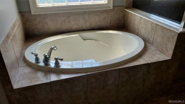 9765 HELMSLEY Circle, Montgomery, AL 36117