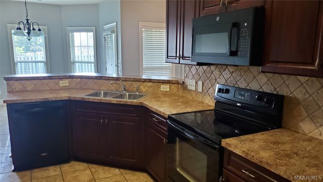 9765 HELMSLEY Circle, Montgomery, AL 36117