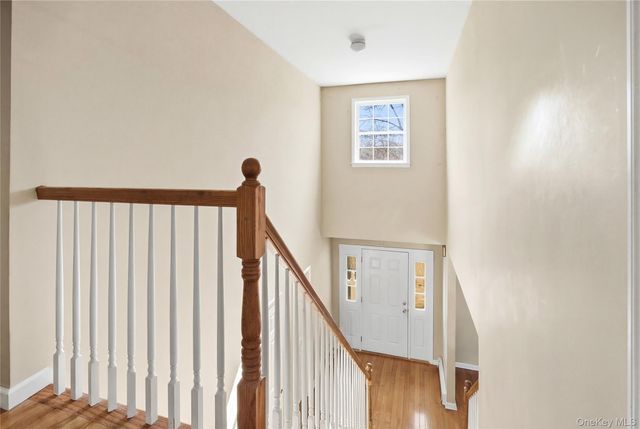 63 Pinedale Avenue, Farmingville, NY 11738