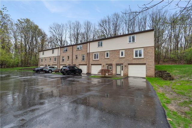 63 Woodridge, Henrietta, NY 14467