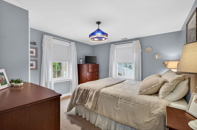 3 Western Ave, Wakefield, MA 01880