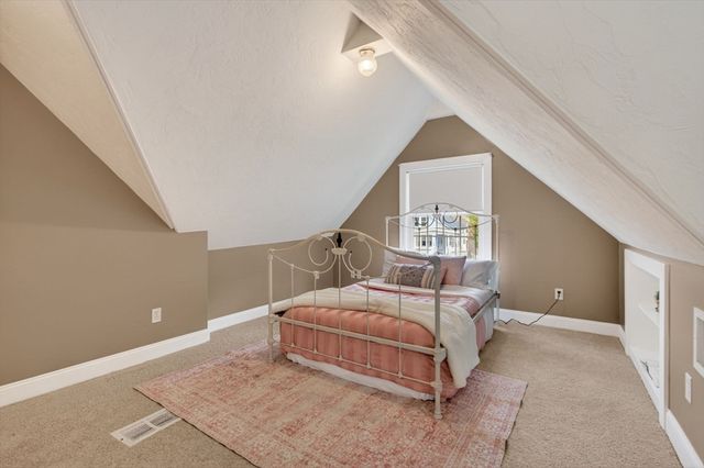 3 Western Ave, Wakefield, MA 01880