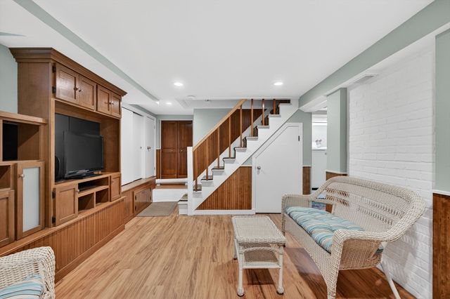 3 Western Ave, Wakefield, MA 01880