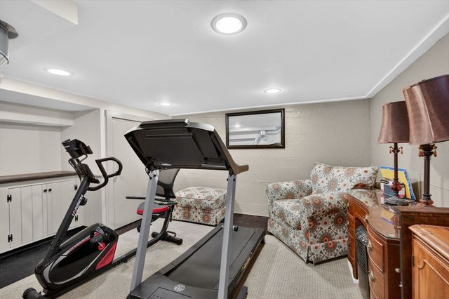 3 Western Ave, Wakefield, MA 01880