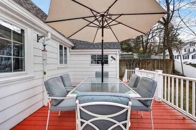 3 Western Ave, Wakefield, MA 01880