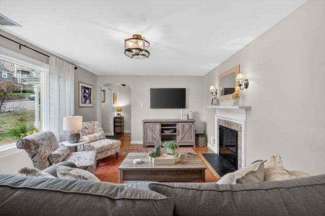 3 Western Ave, Wakefield, MA 01880