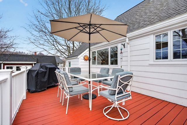 3 Western Ave, Wakefield, MA 01880