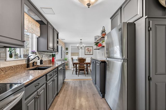 3 Western Ave, Wakefield, MA 01880