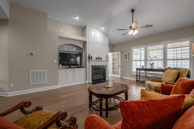 528 Lorenzo Place, Lexington, KY 40509