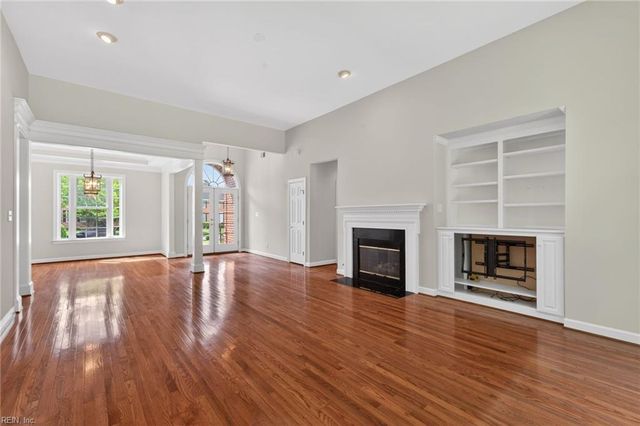 20716 Creekside DR, Smithfield, VA 23430