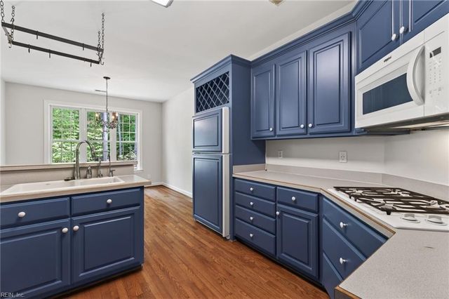 20716 Creekside DR, Smithfield, VA 23430