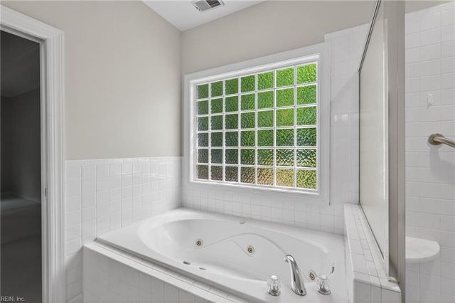 20716 Creekside DR, Smithfield, VA 23430