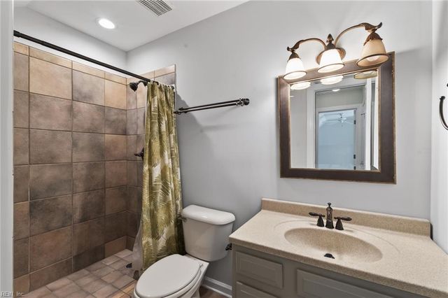 20716 Creekside DR, Smithfield, VA 23430