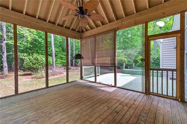 20716 Creekside DR, Smithfield, VA 23430