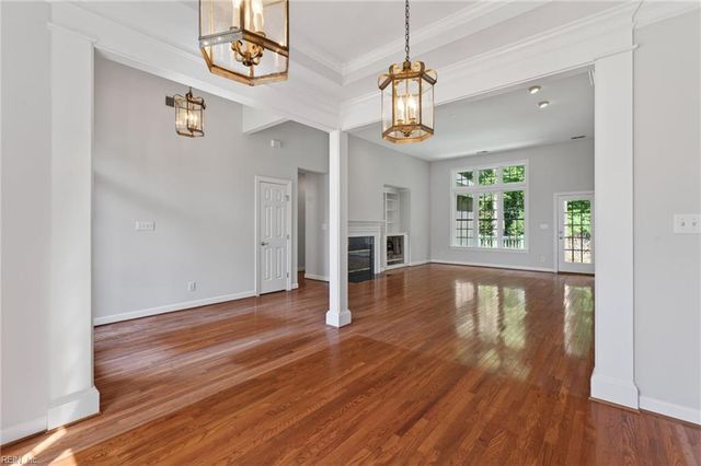 20716 Creekside DR, Smithfield, VA 23430