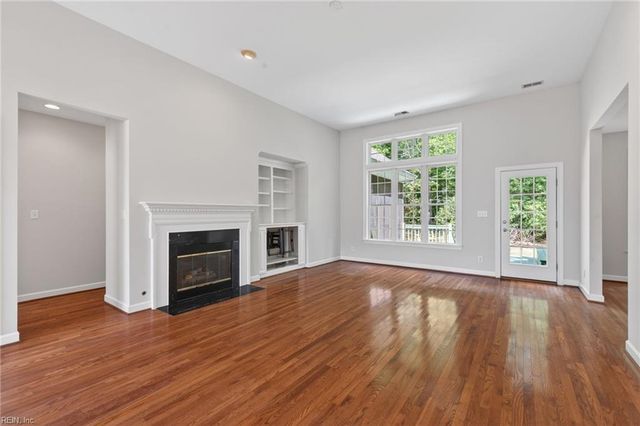 20716 Creekside DR, Smithfield, VA 23430