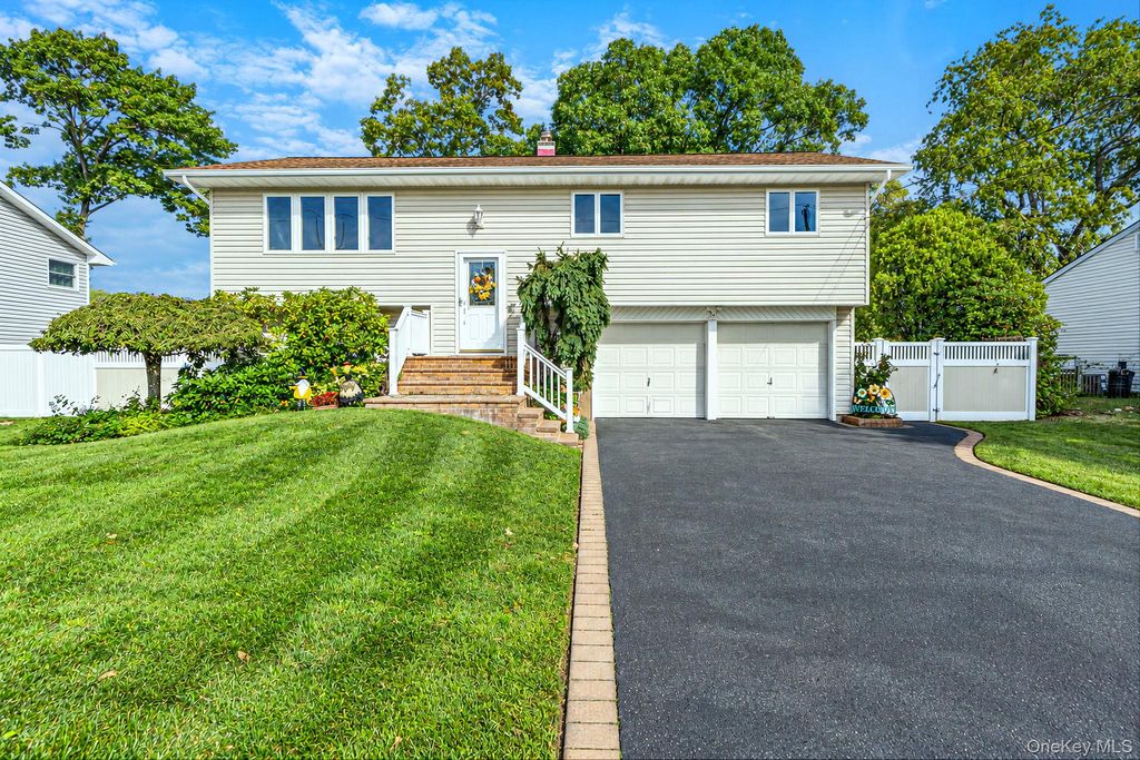 251 Manhasset Street, Islip Terrace, NY 11752 — exterior