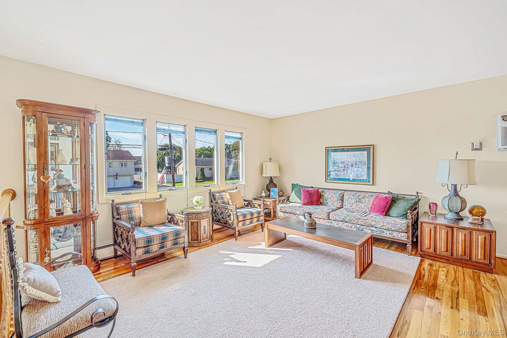 251 Manhasset Street, Islip Terrace, NY 11752 — photo 4