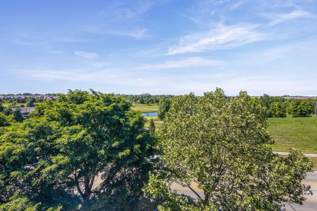 2064 Valor Court, Glenview, IL 60026