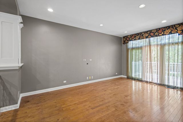 2064 Valor Court, Glenview, IL 60026