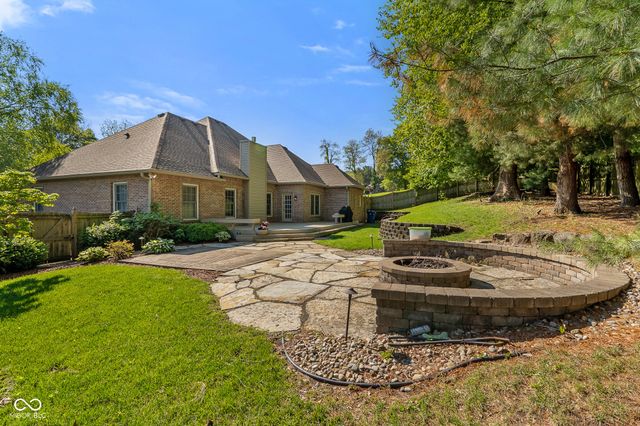 2545 Eisenhower Lane, Terre Haute, IN 47803