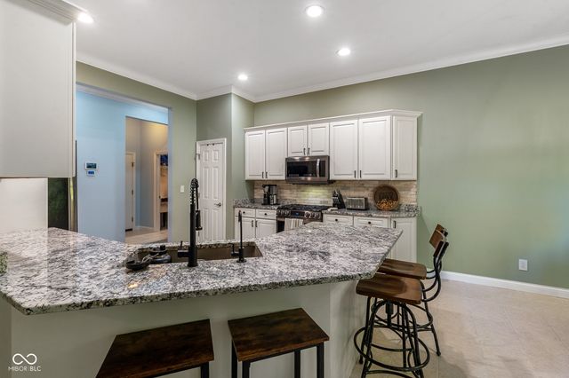2545 Eisenhower Lane, Terre Haute, IN 47803
