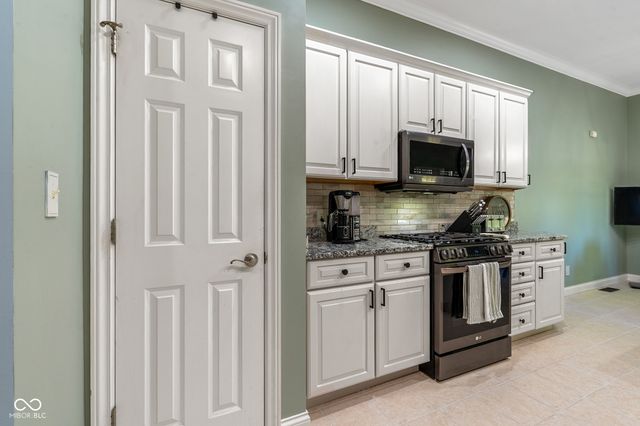 2545 Eisenhower Lane, Terre Haute, IN 47803