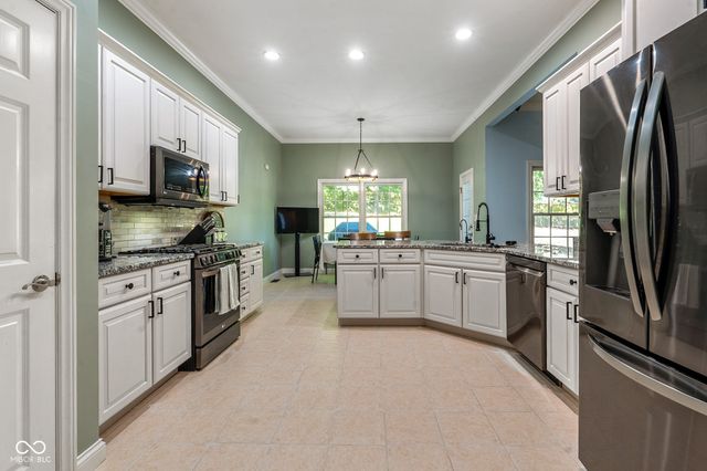 2545 Eisenhower Lane, Terre Haute, IN 47803