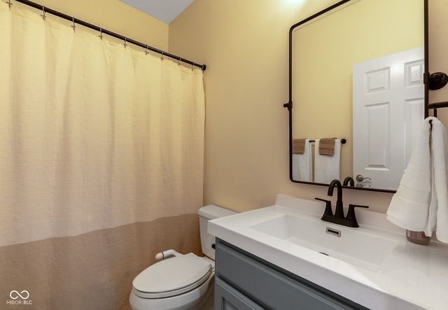2545 Eisenhower Lane, Terre Haute, IN 47803