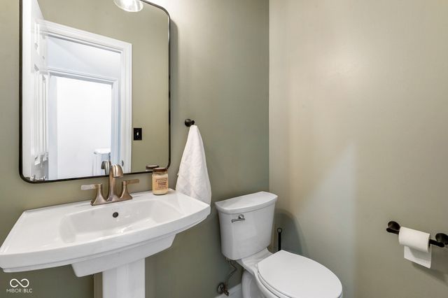 2545 Eisenhower Lane, Terre Haute, IN 47803
