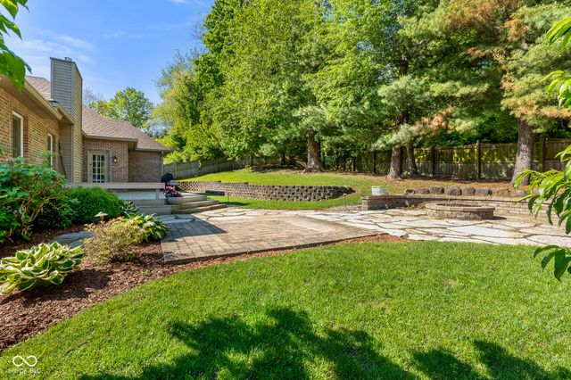 2545 Eisenhower Lane, Terre Haute, IN 47803