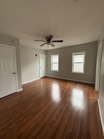 297-301 Flint 3W, Fall River, MA 02723