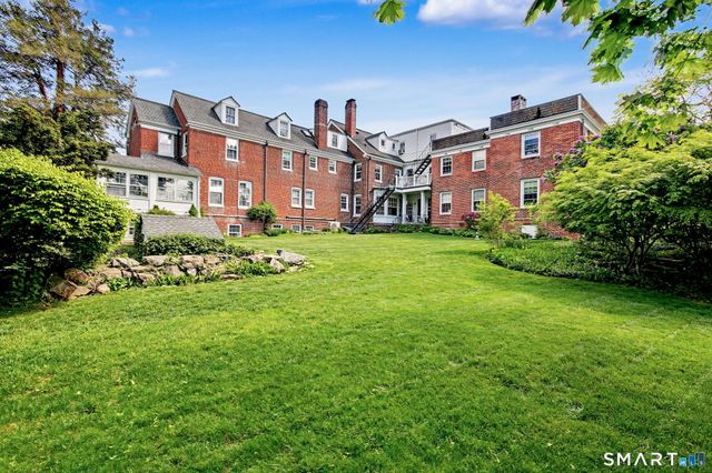 24 Saint Johns Place 4, New Canaan, CT 06840