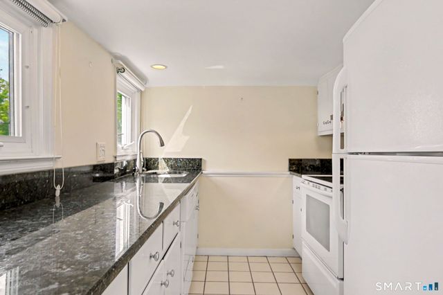 24 Saint Johns Place 4, New Canaan, CT 06840
